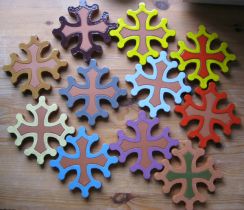 CROIX OCCITANE PLATE DIAMETRE 14.5 DIVERSES COULEURS