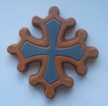 Croix Occitane diamètre 14.5 avec boules en relief émaillé intérieur bleu turquoise