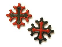 croix occitane magnet diamètre 5 cm émaillé rouge et noir et noir et rouge