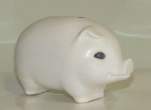 Tirelire modèle cochon couleur blanc (vu de côté)