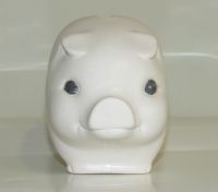 Tirelire modèle cochon couleur blanc (vu de face)