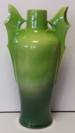 vase modèle chauve souris hauteur 41 cm dégradé vert